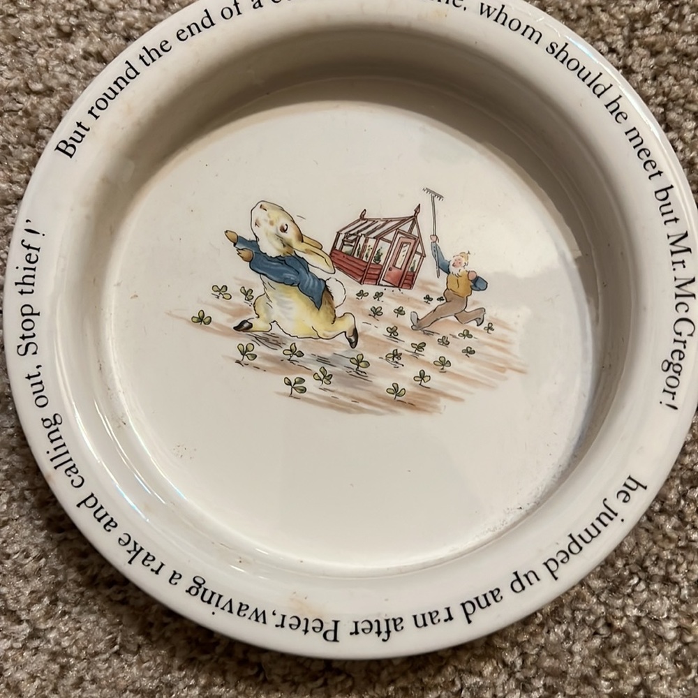 Peter Rabbit by Wedgwood. - Picture 5 of 8